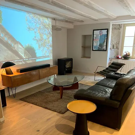 Charmante Petite Maison Avec Baignoire Balneo Et Video Projecteur Holiday home
