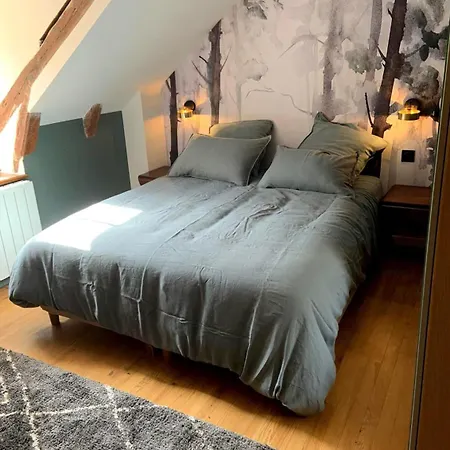 Charmante Petite Maison Avec Baignoire Balneo Et Video Projecteur Holiday home Chaudes-Aigues