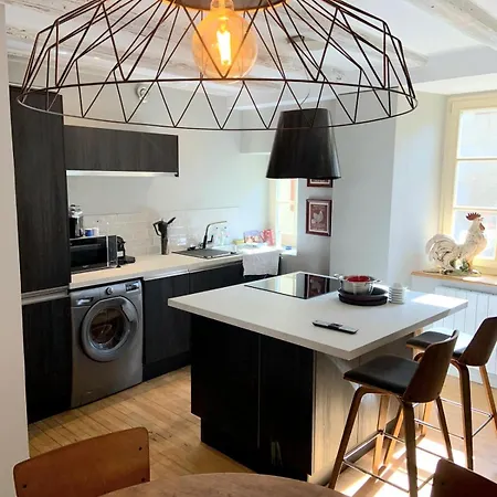 Charmante Petite Maison Avec Baignoire Balneo Et Video Projecteur *